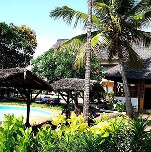 Diani Palm Resort photos Exterior