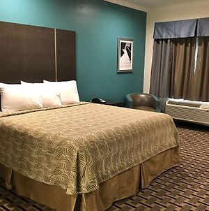 Regency Inn & Suites- Nw Houston photos Room