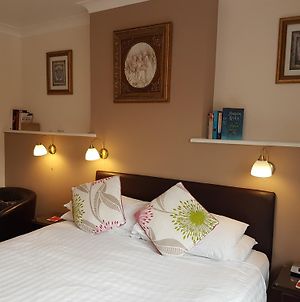 Penryn Guest House, Ensuite Rooms, Free Parking And Free Wifi photos Exterior