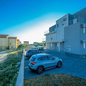 Apartments "Sun-Mauro" - Suitable For Groups Of People photos Exterior