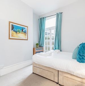 Clapham 2Bed With Patio By Basetogo photos Room
