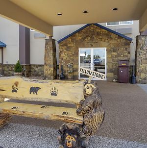 Yellowstone West Gate Hotel photos Exterior