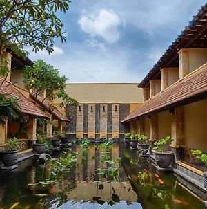 Lotus Garden Hotel By Waringin Hospitality photos Exterior