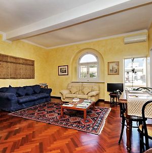 Trevi Comfortable Apartment With Terrace | Romeloft photos Exterior