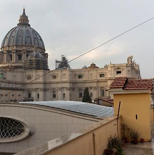 Under Saint Peter'S Dome photos Exterior