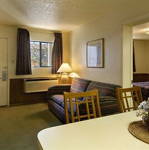 Tulsa Extended Stay Inn & Suites photos Exterior