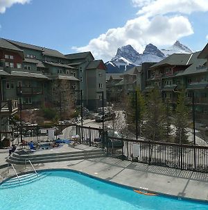 Banff Free Night Ski Getaway! Beautiful Canmore - 2 Bedroom Condo! Walk To Town! Year Round Outdoor Pool! 3 Hot Tubs!Park Pass! photos Exterior