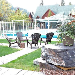 Fenwick Vacation Rentals Open Pool & Hot Tub photos Exterior