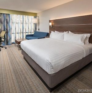 Holiday Inn Express & Suites photos Exterior
