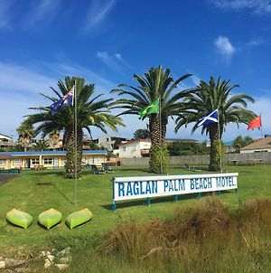 Raglan Palm Beach Motel photos Exterior