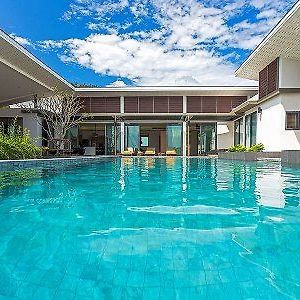 Casabay Luxury Pool Villas photos Exterior