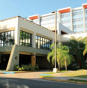 Howard Johnson Centro Cardiovascular San Juan photos Exterior
