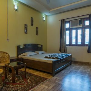 1 Bedroom Bed & Breakfast In Jangpura Extention, New Delhi photos Exterior