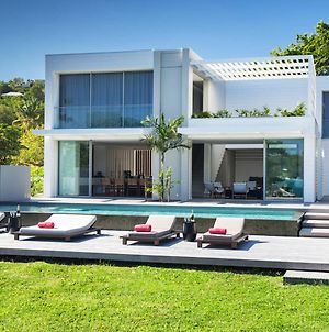 Luxury Waterfront Villa photos Exterior
