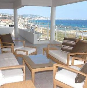 Stunning Three Bedroom Apartment On Seafront In Cannes With Panoramic Sea Views 399 photos Exterior