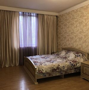 Two-Bedroom Apartment On Vatutina photos Exterior