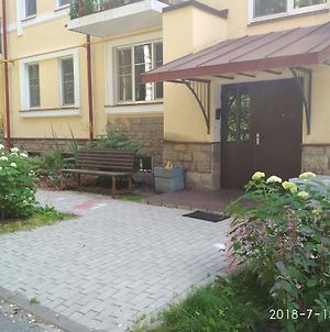 Apartamenty S Sadom Pavlovsk photos Exterior