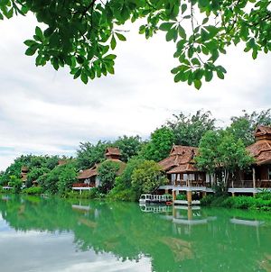 Khum Nakorn Villa photos Exterior