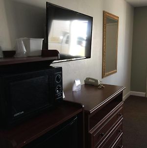 Red Carpet Inn & Suites - Danville photos Exterior