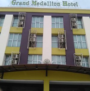Grand Medallion Hotel photos Exterior