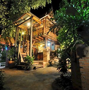 Ayutthaya Bouchic Hostel photos Exterior
