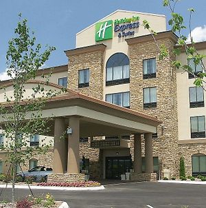 Holiday Inn Express & Suites - Cleveland Northwest, An Ihg Hotel photos Exterior