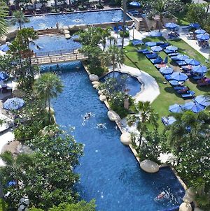 Jomtien Palm Beach Hotel And Resort - Sha Extra Plus photos Exterior