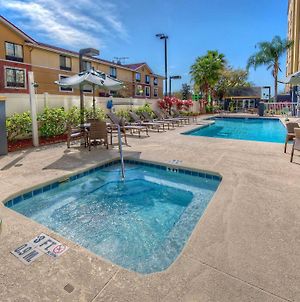 Fairfield Inn And Suites By Marriott Orlando Near Universal Orlando photos Exterior