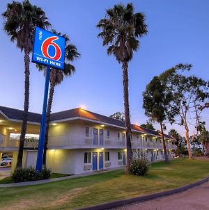 Motel 6 San Diego North photos Exterior