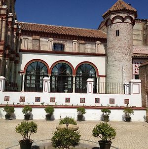 Palacio De San Benito photos Exterior