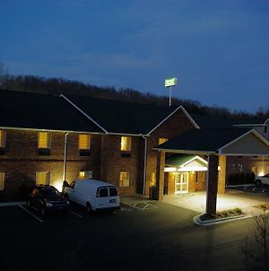 Mountain Inn & Suites Airport - Hendersonville photos Exterior