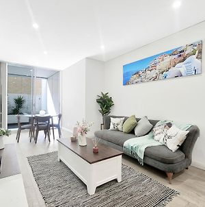 Beautiful 2 Bedroom Terrace With Comfort&Clean photos Exterior