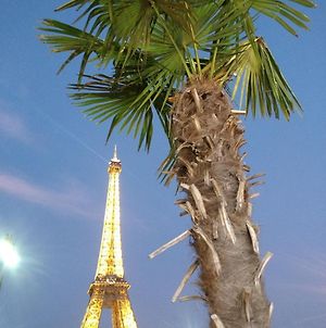 Eiffel Tower Home In Paris photos Exterior