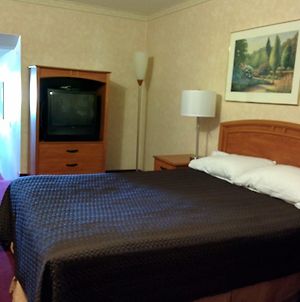 Royal Inn And Suites photos Exterior