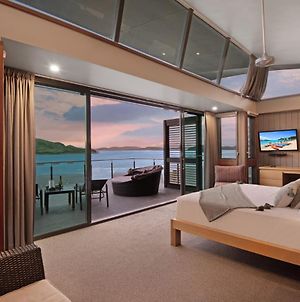 Yacht Club Villa 33 - Serenity - 4 Bedroom 4 Bathroom House Ocean Views 2 Buggies photos Exterior