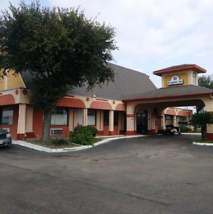 Knights Inn San Antonio Near At&T Center photos Exterior