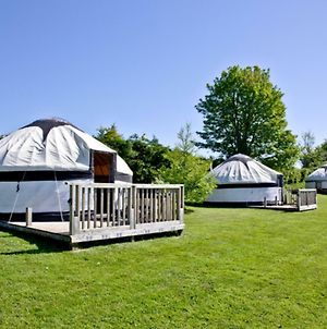Cornish Yurt With Hot Tub photos Exterior