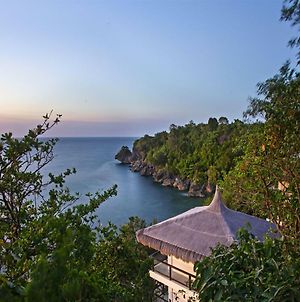 Oceans Edge Resort - Carabao Island photos Exterior