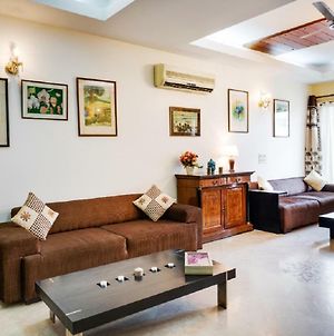 Hostie Aarna- 4 Bedroom Apt Near Moolchand/Apollo, S. Delhi photos Exterior
