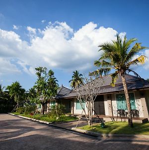 Dream Garden Resort Ampawa photos Exterior