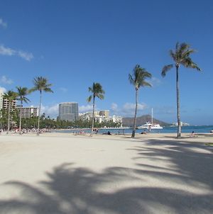 Waikiki Banyan Apt, Walk To The Beach, Free Wi-Fi & Parking photos Exterior