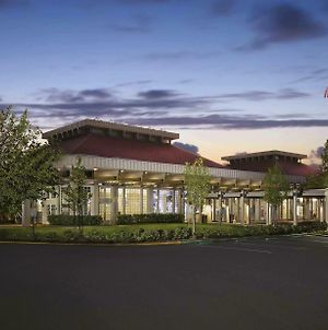 Hilton Oakland Airport photos Exterior