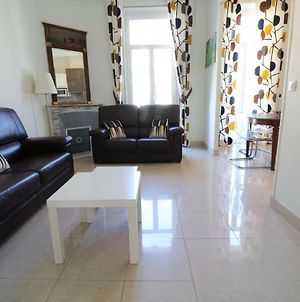 2 Bedroom Forville. 8 Mins From The Palais. 328 photos Exterior