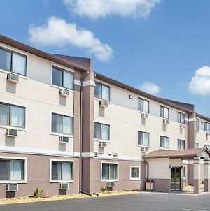 Boarders Inn And Suites By Cobblestone Hotels Waterloo photos Exterior