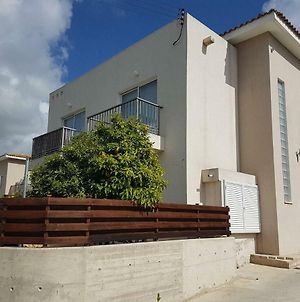 Loucas Townhouse Paphos photos Exterior