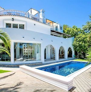 Luxury Villa With Swimming Pool And Jacuzzi photos Exterior