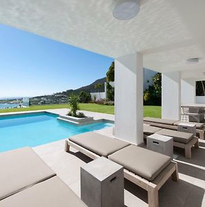 Sandpiper House: Stunning Ocean Views, Heated Pool & Large Garden photos Exterior