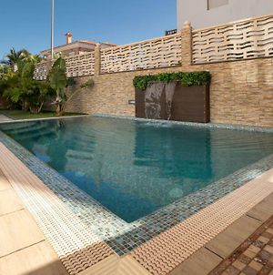 Villa, Private Heated Pool And Jacuzzi . photos Exterior