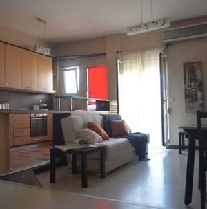 Modern Apartment, 5΄ Walk From Central Metro Station photos Exterior