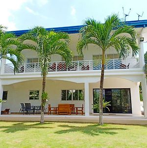 Luxury Villa With Pool In Tropical Garden photos Exterior